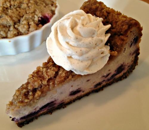 blueberry crumb cheesecake